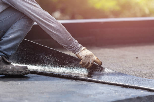 Professional Vapor Barrier Installation technician working in Lake View, NY